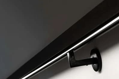 Coupe technique du modèle ML-10 — Main courante LED murale, aluminium
