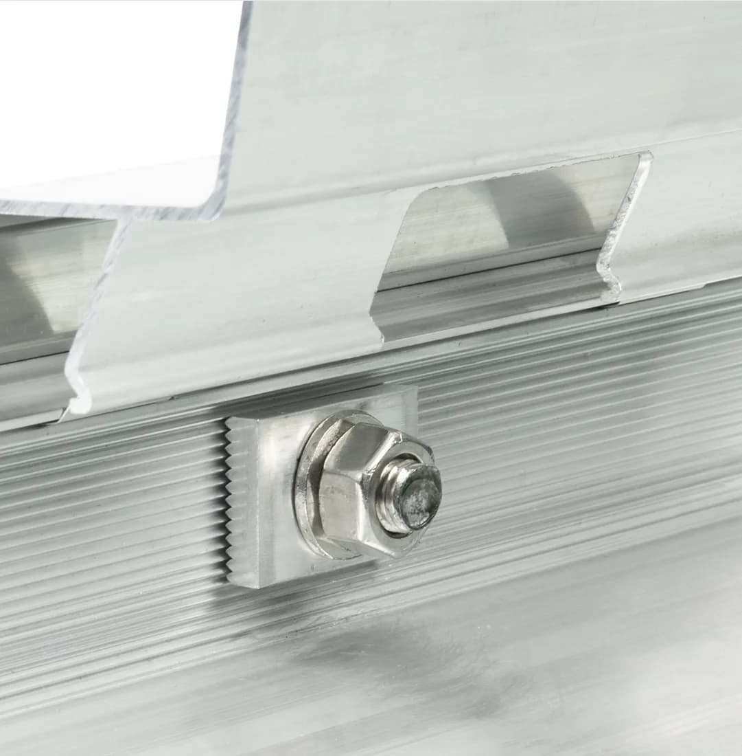 Coupe technique du modèle MQ-17 — Auvent standard, saillie 1000 mm