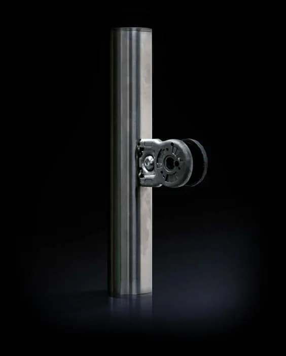 Coupe technique du modèle PP-10 — Poteau inox rond, préassemblé