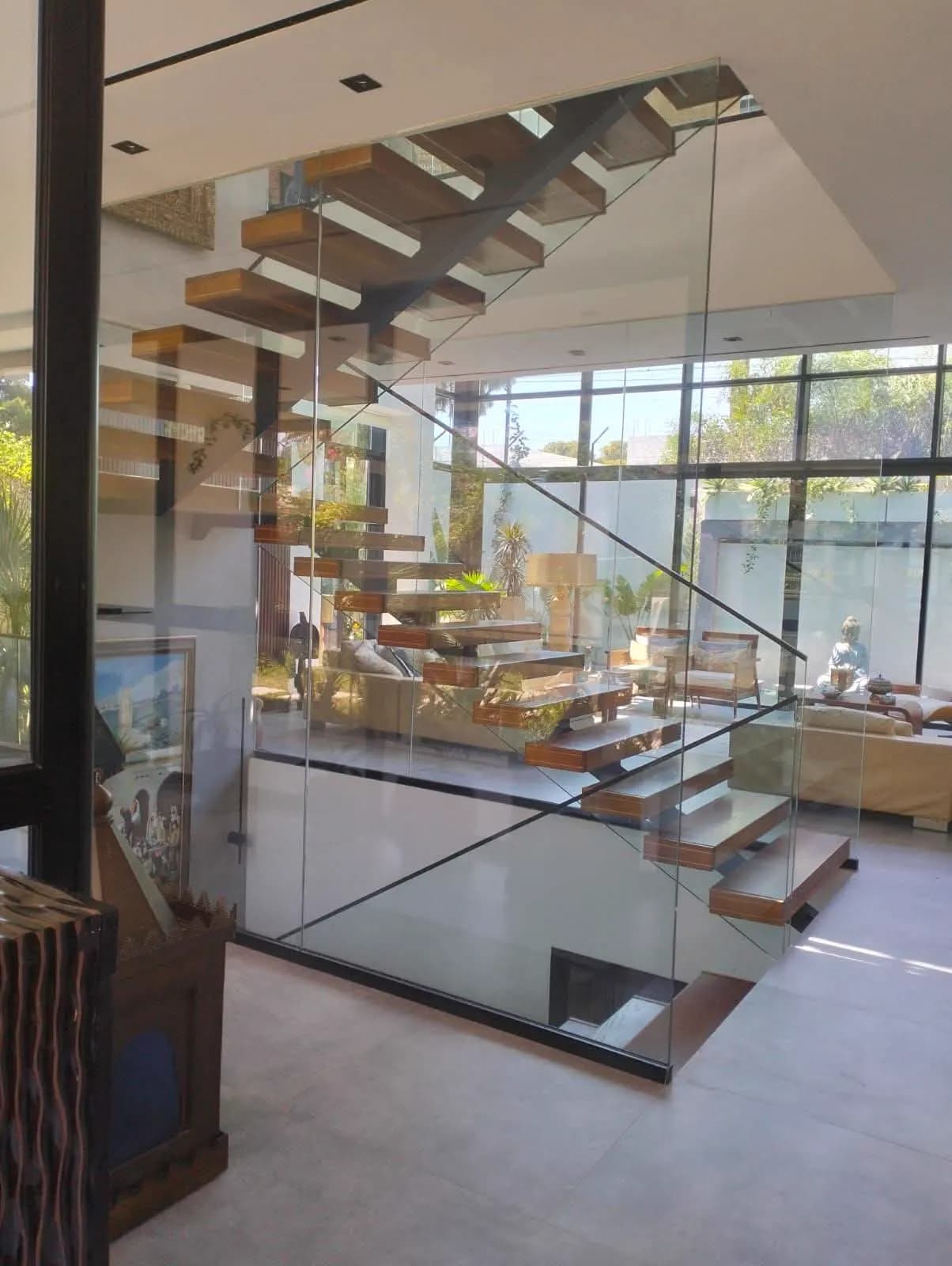 Escalier de villa, garde-corps toute hauteur